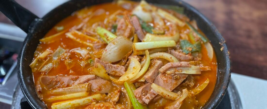 【平沢・松炭】部隊チゲ発祥の町へ|韓国人が教える元祖2店と「松炭式」の楽しみ方