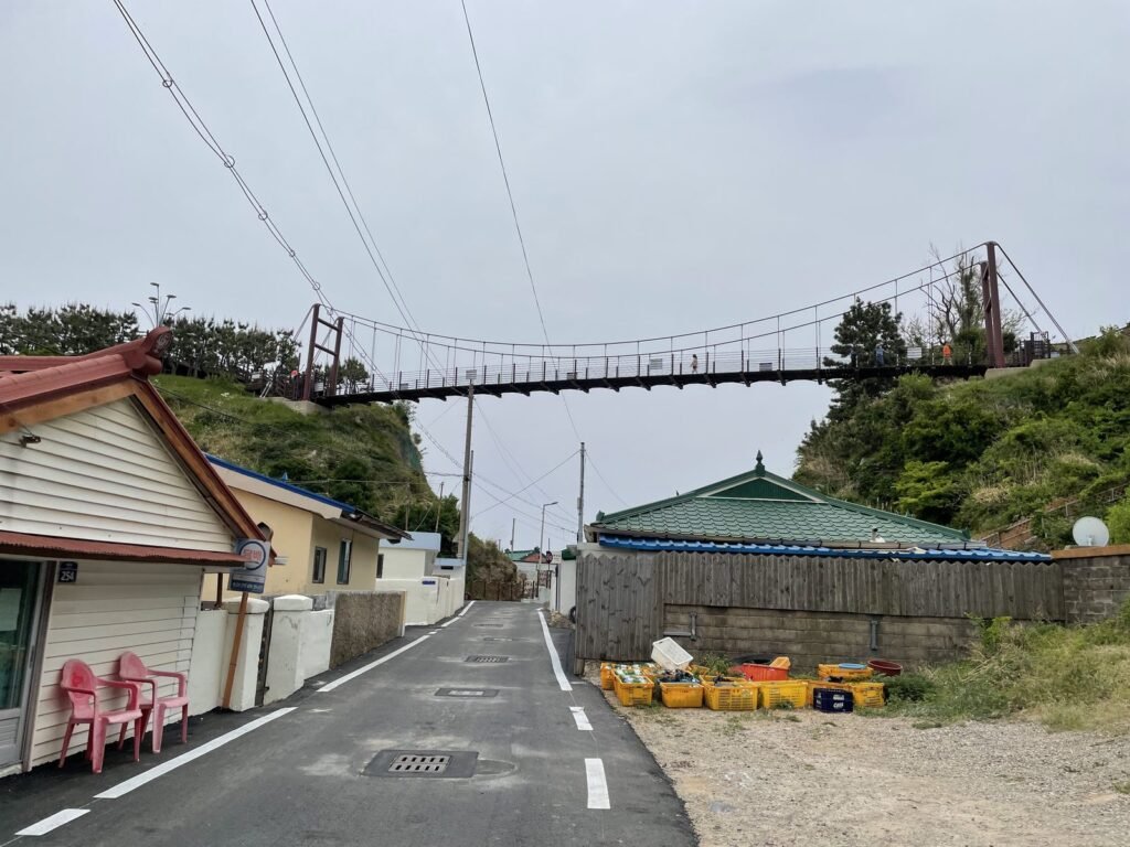 後浦の路地とつり橋