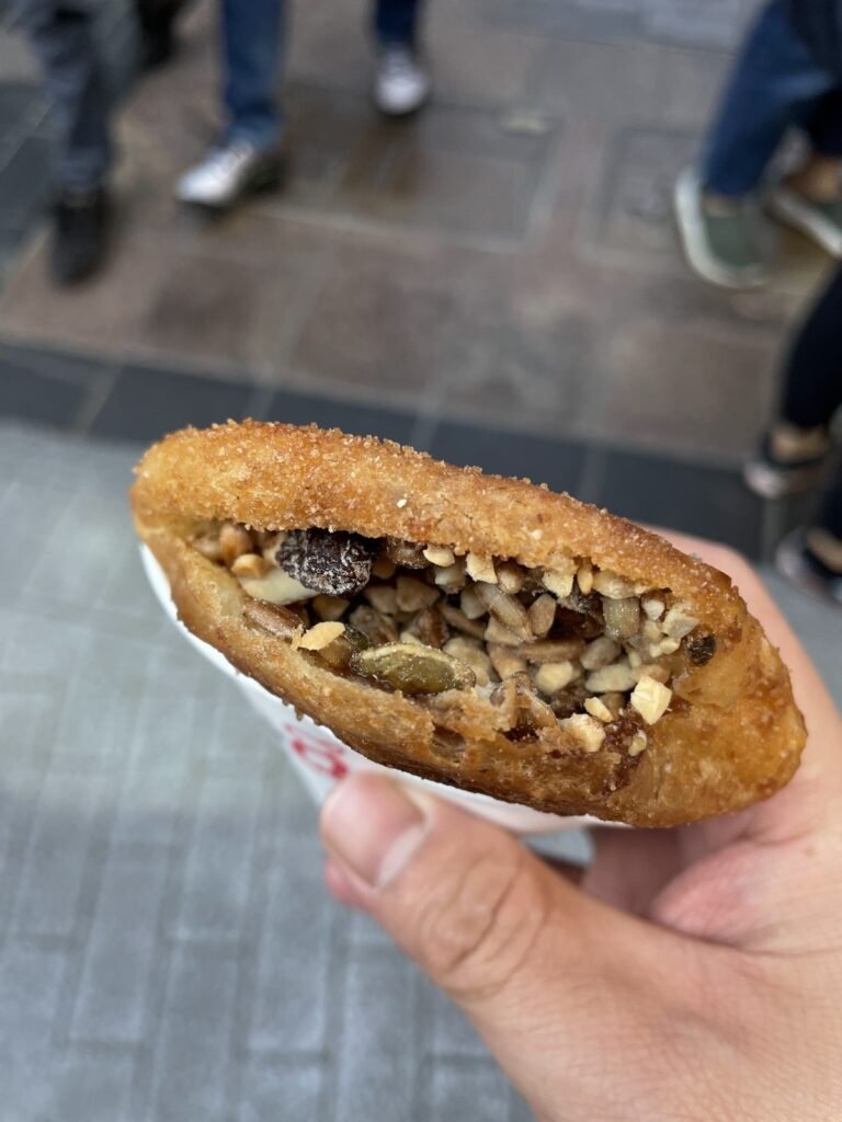 ナッツと種がぎっしり入ったシアホットク