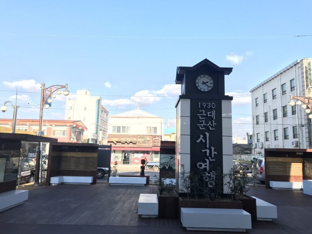 「1930 近代群山 時間旅行」の時計塔