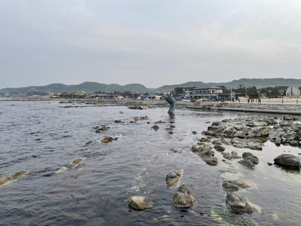 虎尾串の岩場の海岸